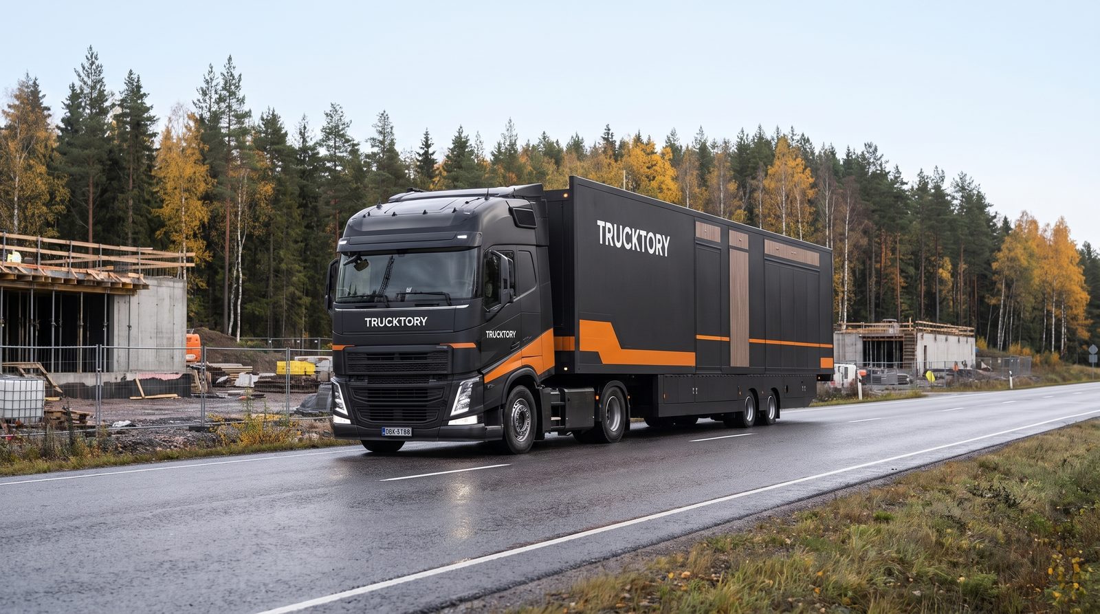 Trucktory-rekka ajaa maantiellä metsän keskellä